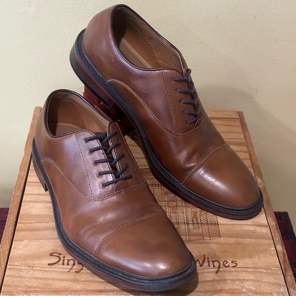 Men’s size 9 brown Oxford shoes by Goodfellow & Co.